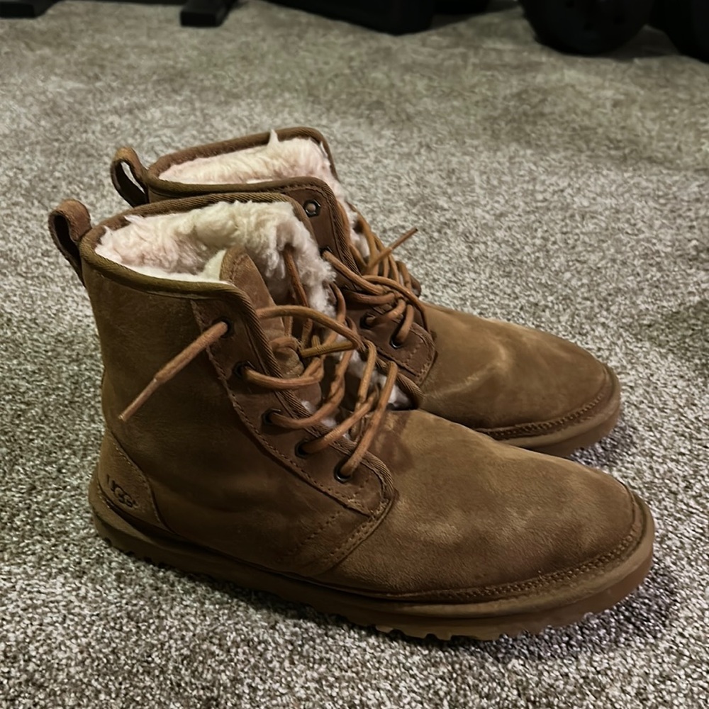 Men’s uggs, above ankle/mid calf